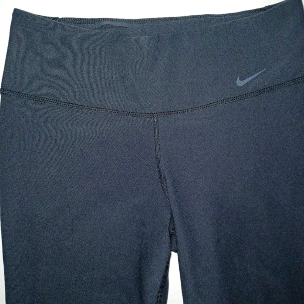 NIKE DRI FIT WOMEN'S ACTIVEWEAR CAPRI STYLE LEGGINGS - Picture 1 of 10